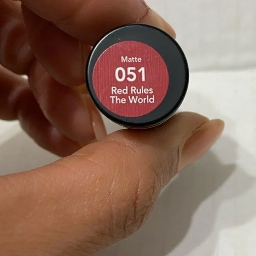 Revlon Super Lustrous Matte Is Everything Lipstick - Red Rules The World